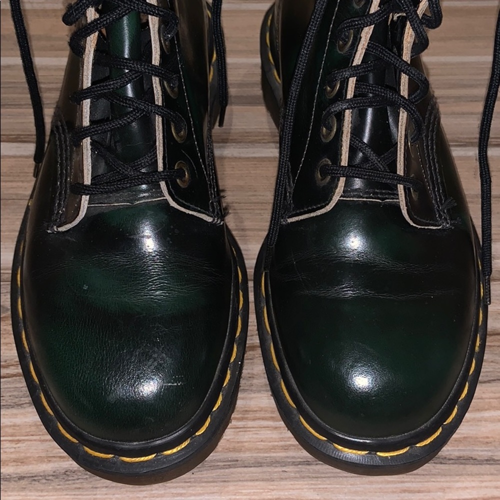 ❌SOLD❌ Vintage Dark Green and Black Dr. Martens - Picture 5 of 13